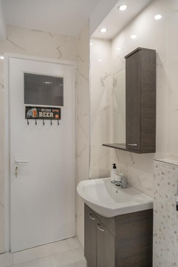 Comfy Apt Next To Metro Atene Esterno foto